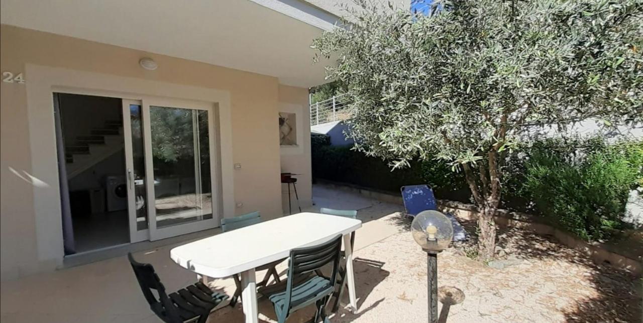 Villetta Federico Climatizzata Con Giardino Privato Viddalba Εξωτερικό φωτογραφία